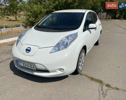 Белый Ниссан Лиф, объемом двигателя 0 л и пробегом 89 тыс. км за 9000 $, фото 19 на Automoto.ua