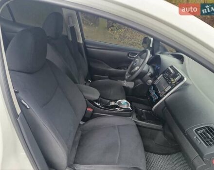 Белый Ниссан Лиф, объемом двигателя 0 л и пробегом 67 тыс. км за 7500 $, фото 27 на Automoto.ua