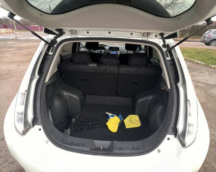 Белый Ниссан Лиф, объемом двигателя 0 л и пробегом 96 тыс. км за 8200 $, фото 21 на Automoto.ua