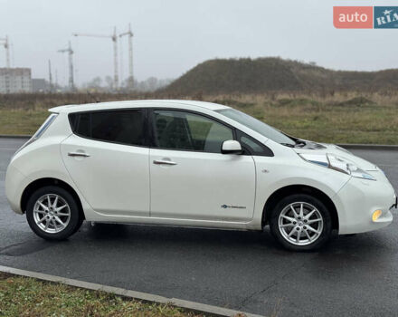 Белый Ниссан Лиф, объемом двигателя 0 л и пробегом 121 тыс. км за 6900 $, фото 3 на Automoto.ua