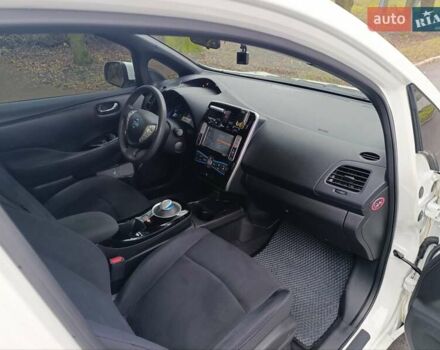 Белый Ниссан Лиф, объемом двигателя 0 л и пробегом 67 тыс. км за 7500 $, фото 28 на Automoto.ua