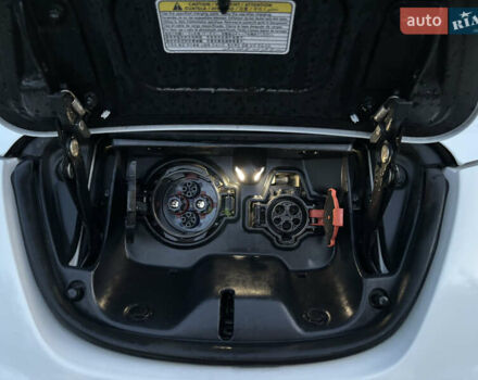 Білий Ніссан Ліф, об'ємом двигуна 0 л та пробігом 114 тис. км за 6999 $, фото 12 на Automoto.ua