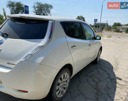 Белый Ниссан Лиф, объемом двигателя 0 л и пробегом 89 тыс. км за 9000 $, фото 10 на Automoto.ua