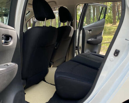 Белый Ниссан Лиф, объемом двигателя 0 л и пробегом 60 тыс. км за 8200 $, фото 5 на Automoto.ua