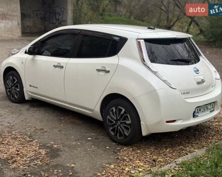 Білий Ніссан Ліф, об'ємом двигуна 0 л та пробігом 166 тис. км за 6500 $, фото 1 на Automoto.ua