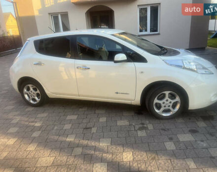 Белый Ниссан Лиф, объемом двигателя 0 л и пробегом 105 тыс. км за 6950 $, фото 5 на Automoto.ua