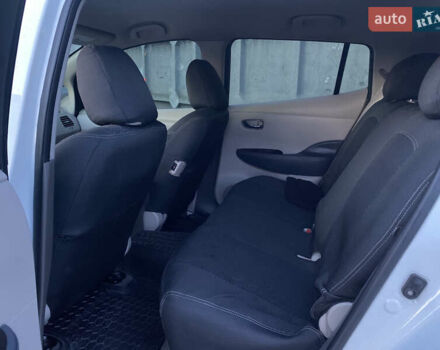 Белый Ниссан Лиф, объемом двигателя 0 л и пробегом 102 тыс. км за 6990 $, фото 17 на Automoto.ua