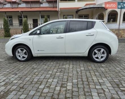 Белый Ниссан Лиф, объемом двигателя 0 л и пробегом 73 тыс. км за 5900 $, фото 6 на Automoto.ua