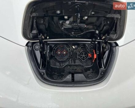 Белый Ниссан Лиф, объемом двигателя 0 л и пробегом 91 тыс. км за 8700 $, фото 12 на Automoto.ua