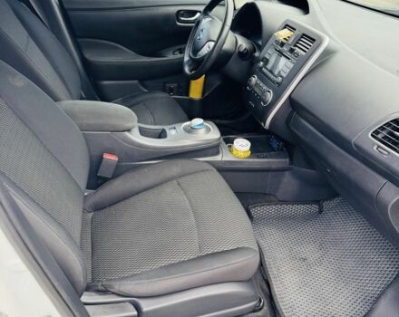 Білий Ніссан Ліф, об'ємом двигуна 0 л та пробігом 126 тис. км за 6500 $, фото 6 на Automoto.ua