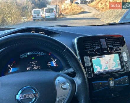 Белый Ниссан Лиф, объемом двигателя 0 л и пробегом 94 тыс. км за 5000 $, фото 6 на Automoto.ua