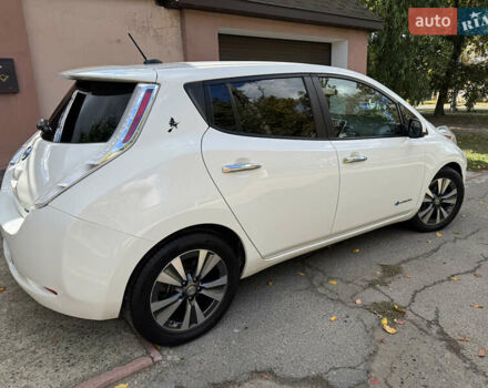 Білий Ніссан Ліф, об'ємом двигуна 0 л та пробігом 93 тис. км за 7900 $, фото 4 на Automoto.ua