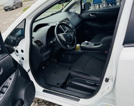 Білий Ніссан Ліф, об'ємом двигуна 0 л та пробігом 126 тис. км за 6500 $, фото 5 на Automoto.ua