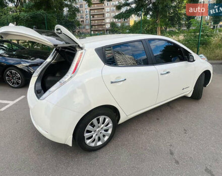 Белый Ниссан Лиф, объемом двигателя 0 л и пробегом 85 тыс. км за 9000 $, фото 7 на Automoto.ua