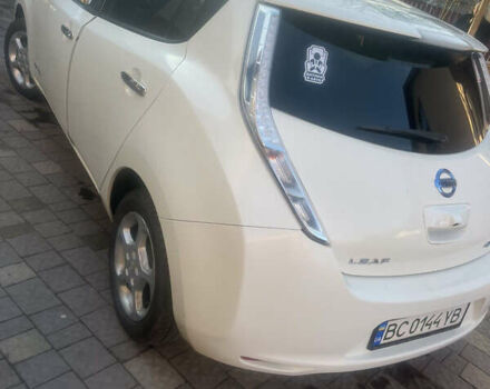 Белый Ниссан Лиф, объемом двигателя 0 л и пробегом 105 тыс. км за 6950 $, фото 2 на Automoto.ua