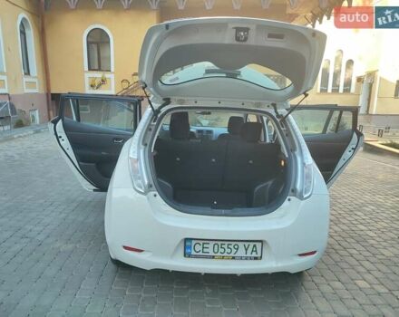 Белый Ниссан Лиф, объемом двигателя 0 л и пробегом 82 тыс. км за 13200 $, фото 6 на Automoto.ua