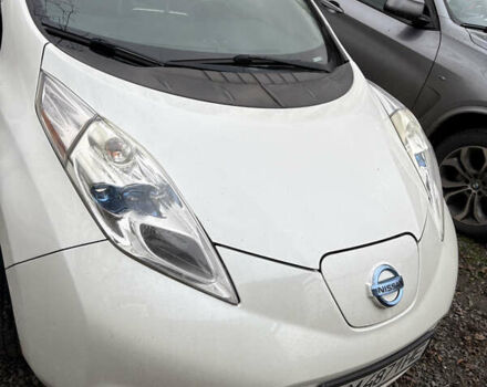 Белый Ниссан Лиф, объемом двигателя 0 л и пробегом 220 тыс. км за 5200 $, фото 4 на Automoto.ua