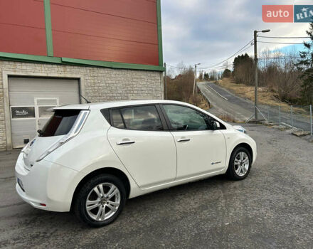 Белый Ниссан Лиф, объемом двигателя 0 л и пробегом 94 тыс. км за 5000 $, фото 4 на Automoto.ua