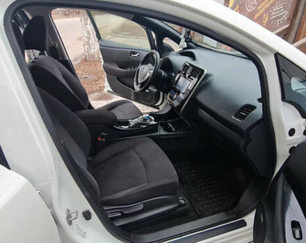 Белый Ниссан Лиф, объемом двигателя 0 л и пробегом 111 тыс. км за 7500 $, фото 8 на Automoto.ua