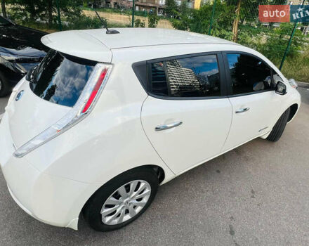 Белый Ниссан Лиф, объемом двигателя 0 л и пробегом 85 тыс. км за 9000 $, фото 6 на Automoto.ua