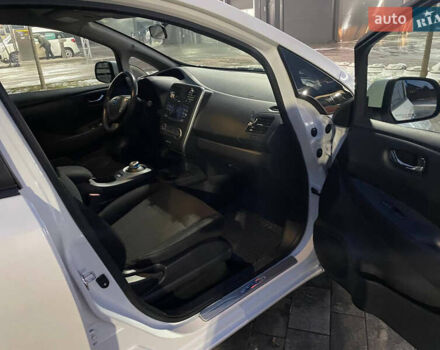 Білий Ніссан Ліф, об'ємом двигуна 0 л та пробігом 100 тис. км за 7100 $, фото 14 на Automoto.ua