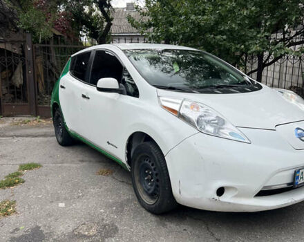 Белый Ниссан Лиф, объемом двигателя 0 л и пробегом 264 тыс. км за 4500 $, фото 4 на Automoto.ua