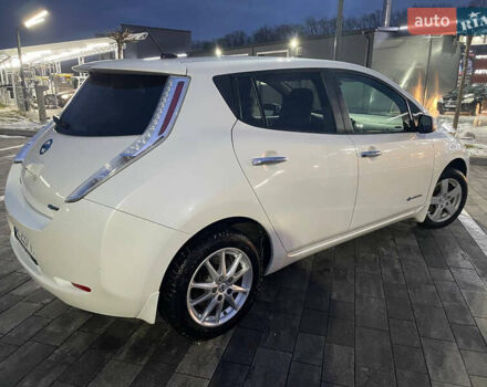 Білий Ніссан Ліф, об'ємом двигуна 0 л та пробігом 100 тис. км за 7100 $, фото 5 на Automoto.ua