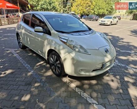 Білий Ніссан Ліф, об'ємом двигуна 0 л та пробігом 75 тис. км за 8222 $, фото 8 на Automoto.ua