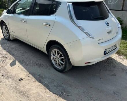 Білий Ніссан Ліф, об'ємом двигуна 0 л та пробігом 86 тис. км за 6200 $, фото 4 на Automoto.ua