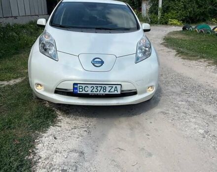 Білий Ніссан Ліф, об'ємом двигуна 0 л та пробігом 86 тис. км за 6200 $, фото 1 на Automoto.ua