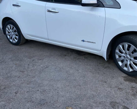 Білий Ніссан Ліф, об'ємом двигуна 0 л та пробігом 122 тис. км за 6500 $, фото 2 на Automoto.ua