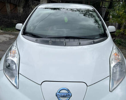 Белый Ниссан Лиф, объемом двигателя 0 л и пробегом 264 тыс. км за 4500 $, фото 5 на Automoto.ua