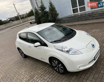 Белый Ниссан Лиф, объемом двигателя 0 л и пробегом 91 тыс. км за 8700 $, фото 8 на Automoto.ua