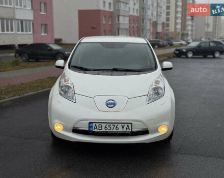 Белый Ниссан Лиф, объемом двигателя 0 л и пробегом 121 тыс. км за 6900 $, фото 1 на Automoto.ua