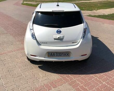 Белый Ниссан Лиф, объемом двигателя 0 л и пробегом 155 тыс. км за 10100 $, фото 1 на Automoto.ua