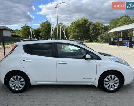 Білий Ніссан Ліф, об'ємом двигуна 0 л та пробігом 119 тис. км за 7499 $, фото 3 на Automoto.ua