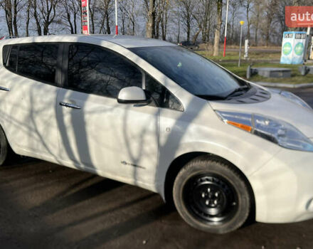 Білий Ніссан Ліф, об'ємом двигуна 0 л та пробігом 95 тис. км за 5999 $, фото 5 на Automoto.ua