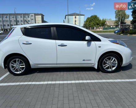 Білий Ніссан Ліф, об'ємом двигуна 0 л та пробігом 114 тис. км за 6999 $, фото 3 на Automoto.ua
