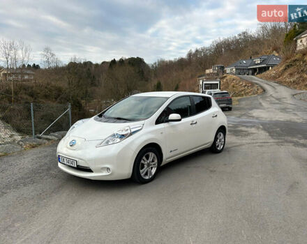 Белый Ниссан Лиф, объемом двигателя 0 л и пробегом 94 тыс. км за 5000 $, фото 1 на Automoto.ua