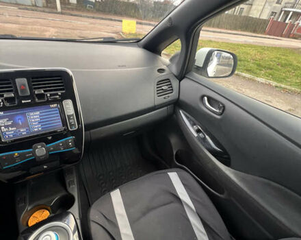 Белый Ниссан Лиф, объемом двигателя 0 л и пробегом 96 тыс. км за 8200 $, фото 11 на Automoto.ua