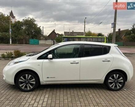 Белый Ниссан Лиф, объемом двигателя 0 л и пробегом 91 тыс. км за 8700 $, фото 3 на Automoto.ua