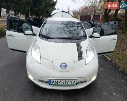 Белый Ниссан Лиф, объемом двигателя 0 л и пробегом 67 тыс. км за 7500 $, фото 20 на Automoto.ua