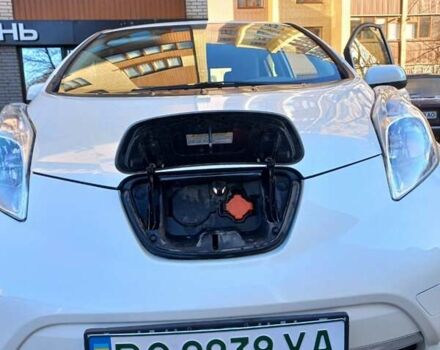 Белый Ниссан Лиф, объемом двигателя 0 л и пробегом 101 тыс. км за 7500 $, фото 6 на Automoto.ua