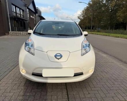 Белый Ниссан Лиф, объемом двигателя 0 л и пробегом 77 тыс. км за 1800 $, фото 1 на Automoto.ua