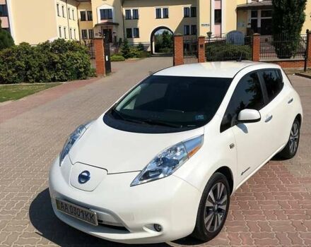 Белый Ниссан Лиф, объемом двигателя 0 л и пробегом 155 тыс. км за 10100 $, фото 14 на Automoto.ua