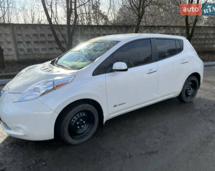Білий Ніссан Ліф, об'ємом двигуна 0 л та пробігом 95 тис. км за 5999 $, фото 15 на Automoto.ua
