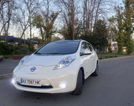 Белый Ниссан Лиф, объемом двигателя 0 л и пробегом 95 тыс. км за 8000 $, фото 1 на Automoto.ua