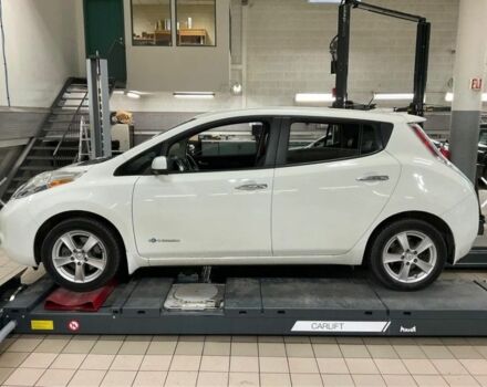 Білий Ніссан Ліф, об'ємом двигуна 0 л та пробігом 101 тис. км за 7300 $, фото 3 на Automoto.ua