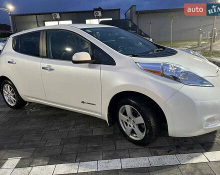 Білий Ніссан Ліф, об'ємом двигуна 0 л та пробігом 100 тис. км за 7100 $, фото 3 на Automoto.ua