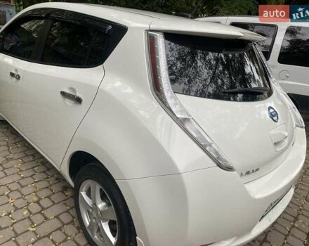 Белый Ниссан Лиф, объемом двигателя 0 л и пробегом 101 тыс. км за 7300 $, фото 3 на Automoto.ua